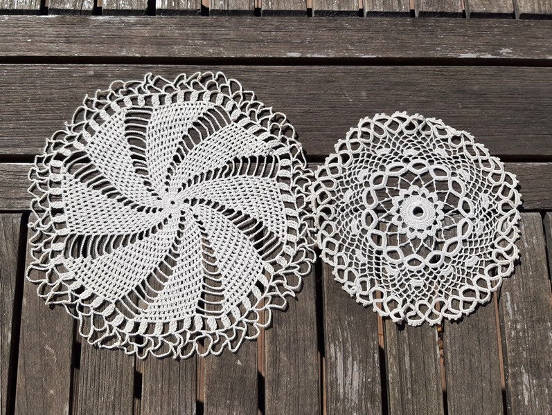 Doilies de Dentelle Antiques Français , Doilies Beiges Au Crochet en Faites à La Main, Ensemble 2