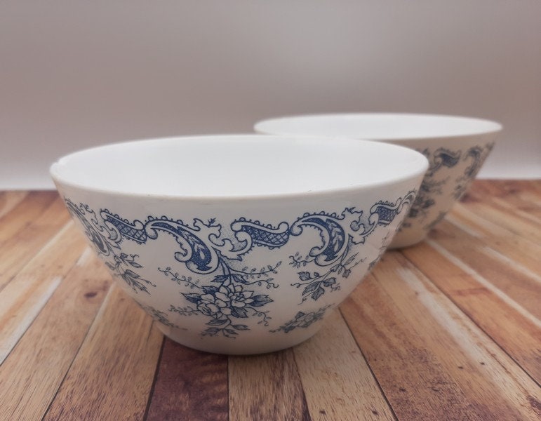 Français Bol Blanc en Verre de Lait Vintage, Café Au Lait, Décor Floral Bleu, 2 Disponibles