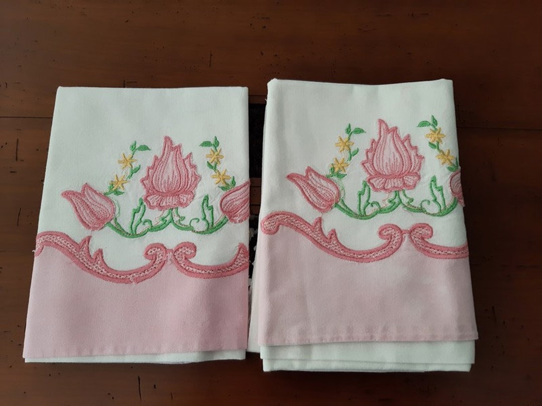 フランスのヴィンテージホワイト刺繍入り枕カバー2枚セット
