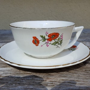 Französische Vintage weiße Kaffeetasse und Untertasse rote Mohnblumen Blumendekor,Keramik-Kaffeetasse,goldener Rand
