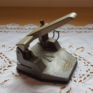 Punzonatrice a 3 fori vintage Clix New England Paper Punch Co.. Idea regalo  come accessorio per ufficio domestico, scrivania moderna retrò della metà  del secolo. Spedizioni VELOCI -  Italia