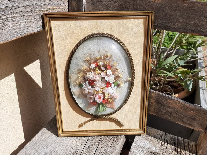 Français Cadre de Fleurs Séchées Vintage, Bois Doré et Verre Incurvé Encadré, Peinture Bouquet Séché