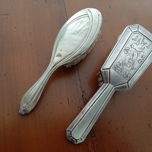 Vintage  silver plated baby brush, Baby Hair Brush, birds decor, Birth Announcement gift, baby shower gift