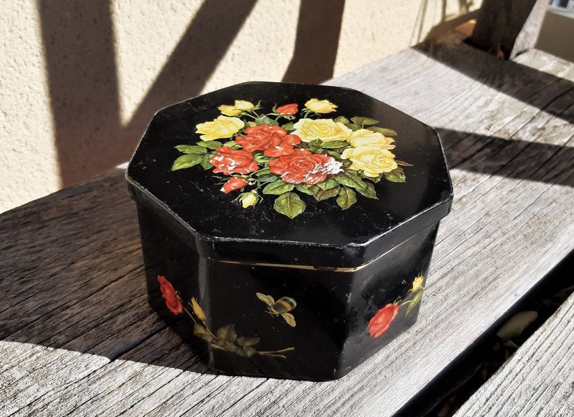 Boîte en Étain Danoise Vintage avec Roses Rouges et Jaunes, Décor Floral, Jaunes