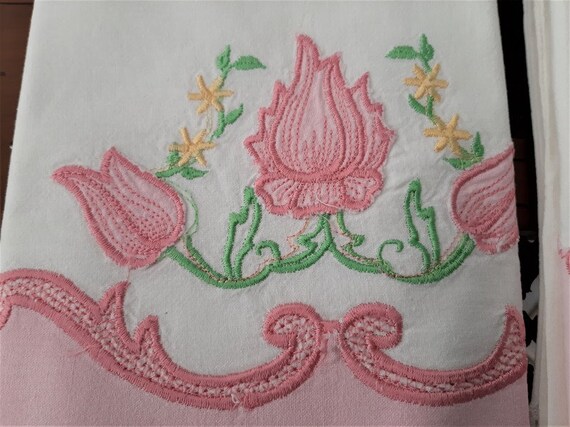 SALEஐ⋆*フランスアンティーク・ホワイト花柄刺繍のピロケース