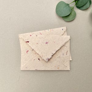 10 A7 Beige mit Blütenblättern Trompetenrand Maulbeerpapier Umschläge