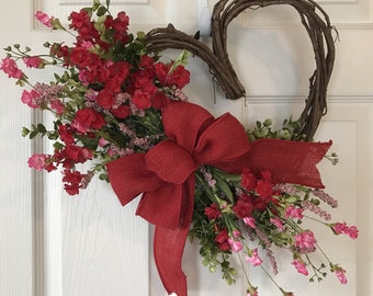 Couronne de la Saint-Valentin, couronne de coeur, couronne de printemps, couronne de la Saint-Valentin, couronne de fleurs sauvages, couronne de la fête des mères