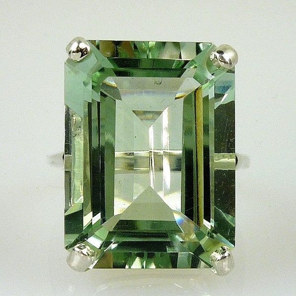 Natural Very large Emerald Cut Green Amethyst ring, 18.28 Carats