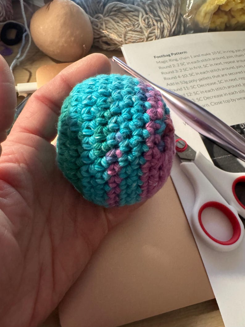 Von Hand gehäkelter hacky Sackball Bild 15
