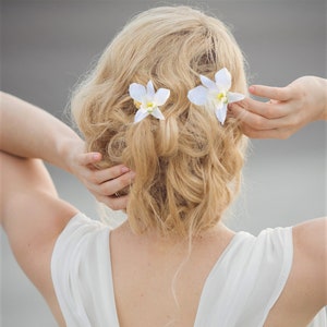 Silk Orchid Hair Accessory, Bridal Flower hair pins, Beach Wedding, Wedding Hair clip, Tropical Headpiece, Silk hair flower, Hawaiian flower