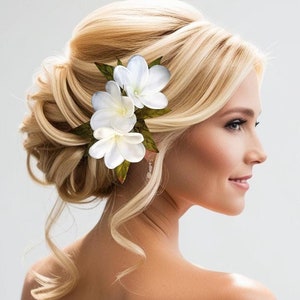 Hawaiianische Tropische Plumeria Haarblumen, Hochzeit Kopfschmuck, Real Touch Flower, Braut Haarschmuck, Strand, Fascinator, Braut Haarkamm
