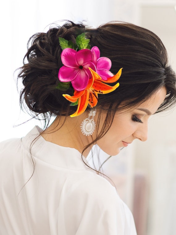 peineta shabby  Hair accessories, Wedding hair fascinator