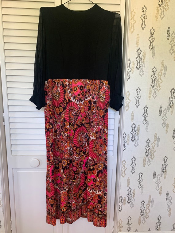 SALE!! Vintage 1970s Pink and Black Paisley Dress… - image 1