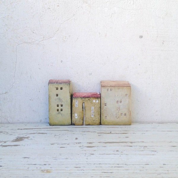 Set of 3  ceramic houses with red colored roof - old look, painted with acrylic colors - HOME DECOR