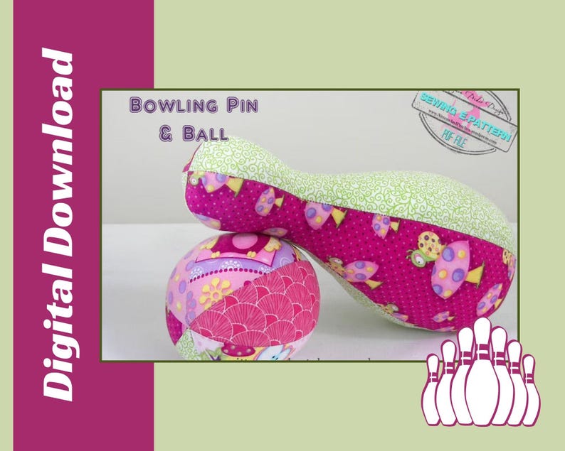 K&ouml;nnte beinhalten: Eine rosa und gr&uuml;ne Bowling-Kegel und -Kugel aus Stoff mit einem Schmetterlings- und Pilzmuster. Der Text "BOWLING PIN & BALL" befindet sich &uuml;ber dem Kegel und der Kugel. In der rechten unteren Ecke des Bildes befinden sich wei&szlig;e Bowling-Kegel.