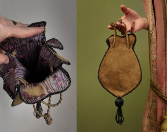 Pochette en cuir suédé des années 1900 / Sac à cordon marron