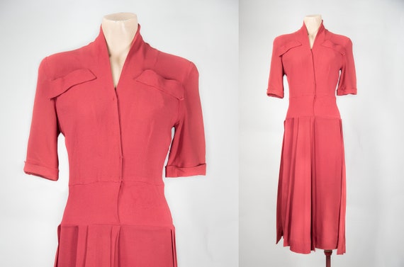 1940s Pink Crepe dress with sash / Wrap style / Sw