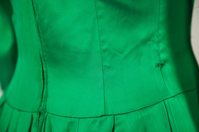 1950s SUZY PERETTE Green Satin drop waist dress / 29 Waist image 10