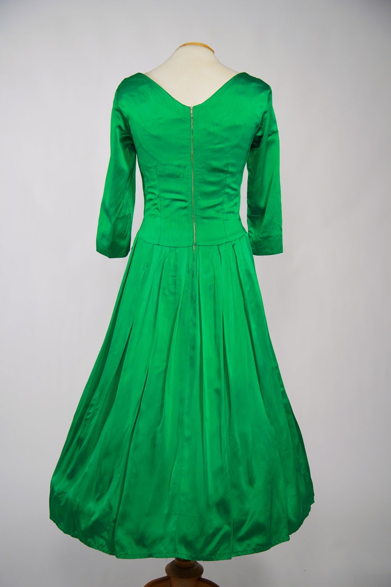 1950s SUZY PERETTE Green Satin drop waist dress / 29 Waist image 6