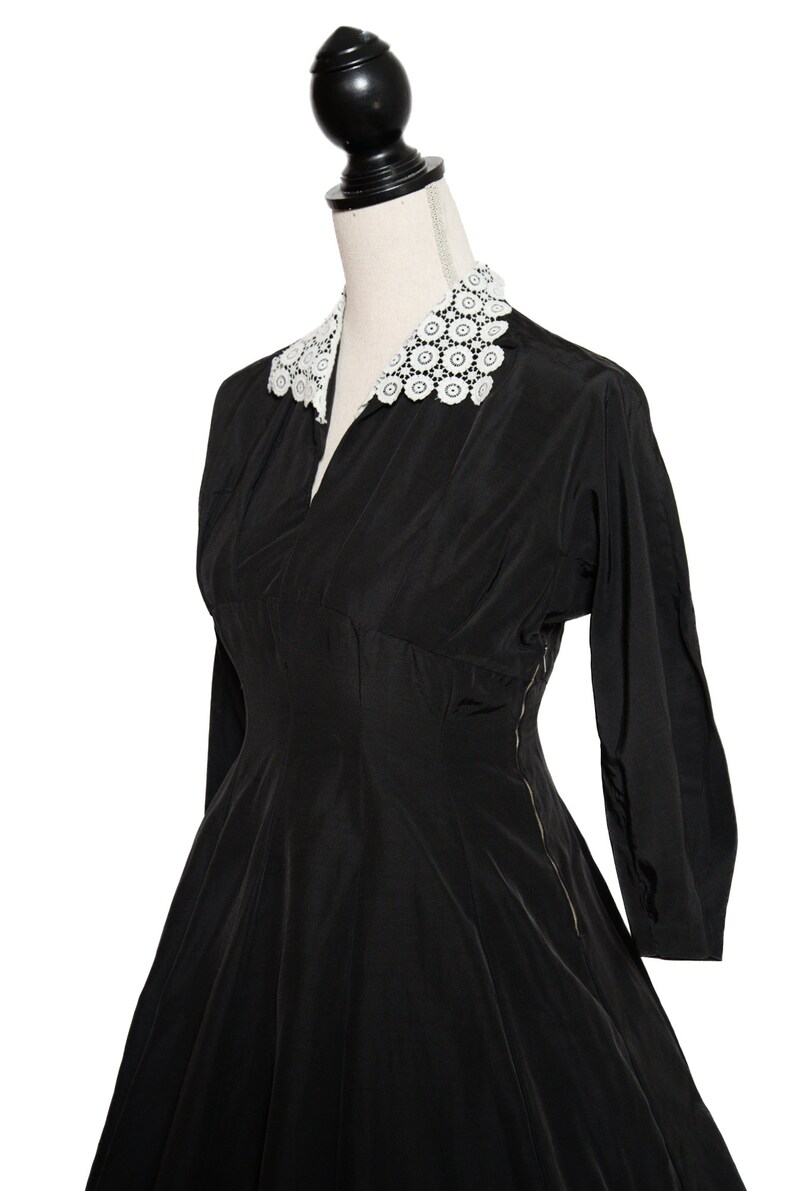 1950s Black Dress with White Lace Collar / 50s Fit and Flare Dress / 30 Waist image 7