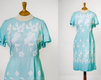 1960s Light Blue Linen Shift Dress with White Embroidery / Volup / 34" Waist