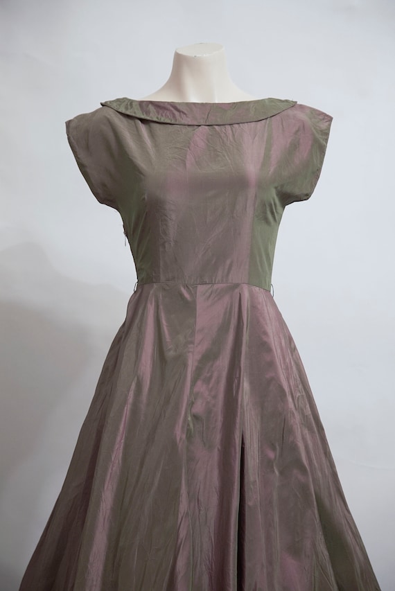 Medium 1950s iridescent taffeta dress // Brown Gr… - image 1