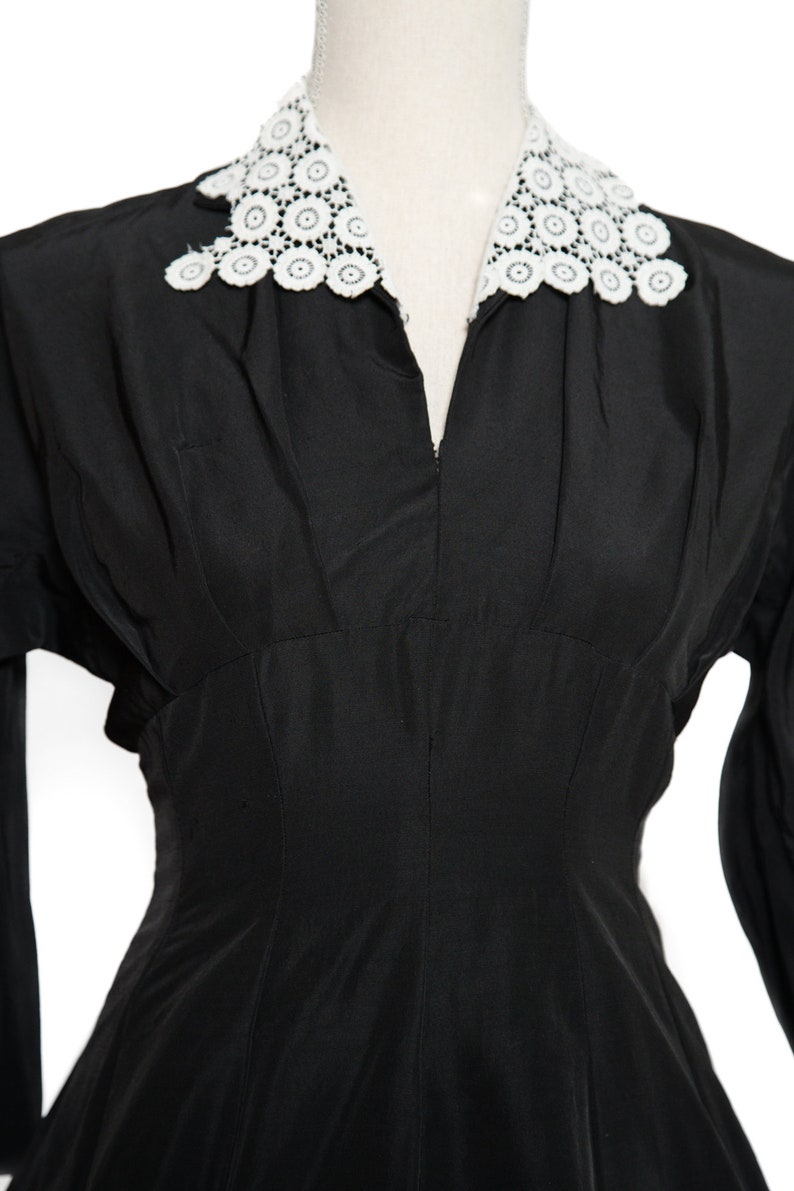 1950s Black Dress with White Lace Collar / 50s Fit and Flare Dress / 30 Waist image 6