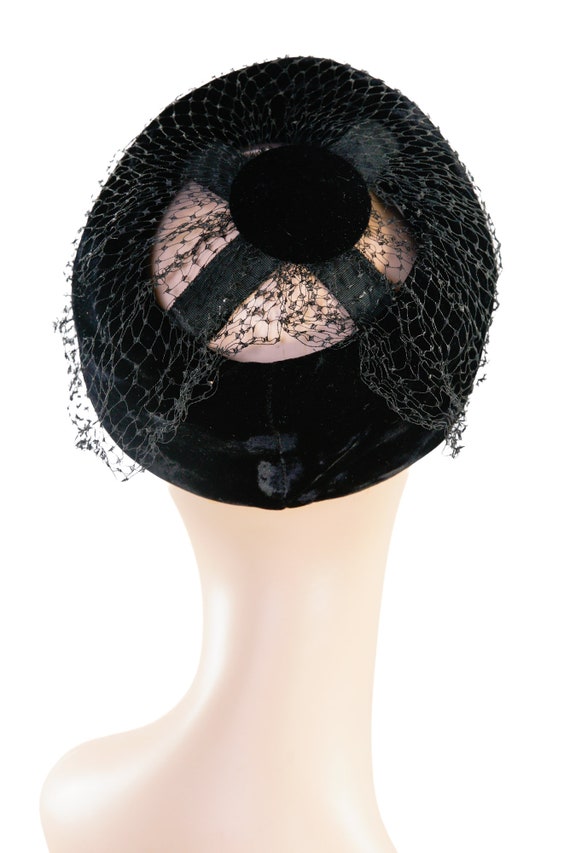 1950s / 1960s Black Velvet Pillbox Hat / 50s 60s … - image 7