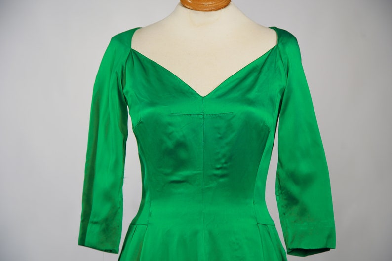 1950s SUZY PERETTE Green Satin drop waist dress / 29 Waist image 3