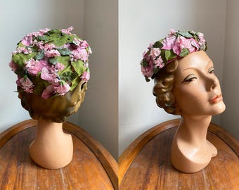 1960s Pink Floral Pillbox / 60s Hat With Green Leaves and  display picture 2
