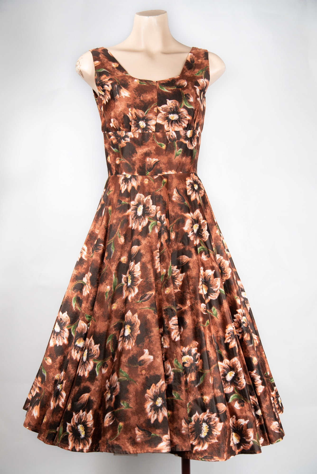 1950s Brown Floral / Hawaiian Print Dress With Full Circle - Etsy