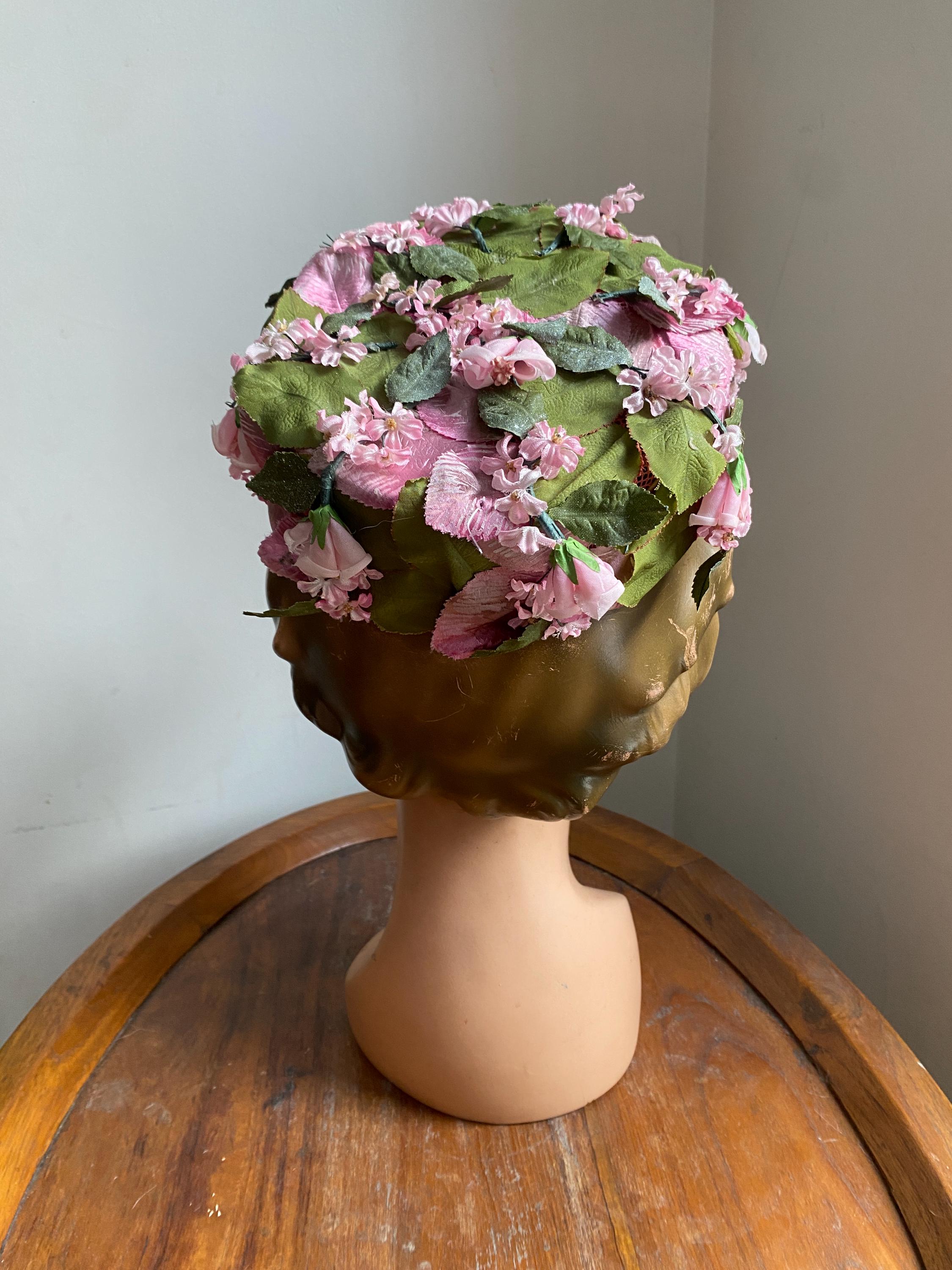 1960s Pink Floral Pillbox / 60s Hat With Green Leaves and  display picture 1
