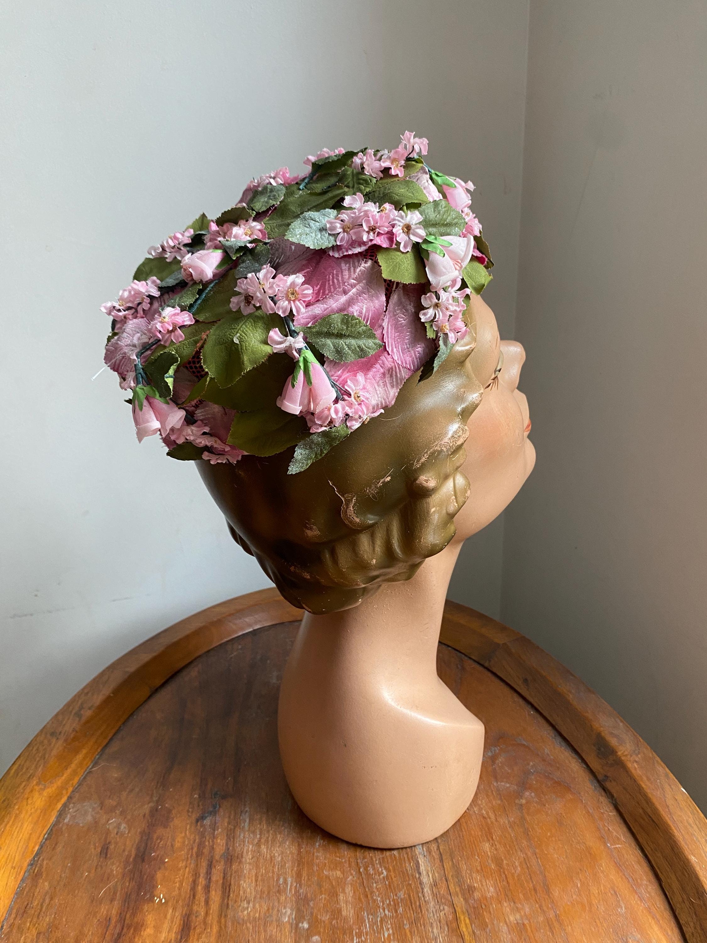 1960s Pink Floral Pillbox / 60s Hat With Green Leaves and  display picture 2