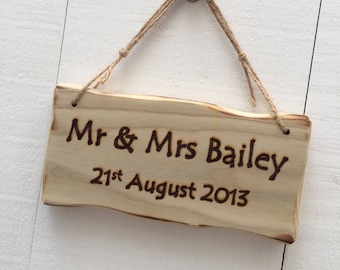 Handmade Rustic Driftwood/Farmhouse Style Personalised Wooden Wedding Anniversary Valentine's Day Love Mr & Mrs Door Sign Plaque 20cm x 10cm