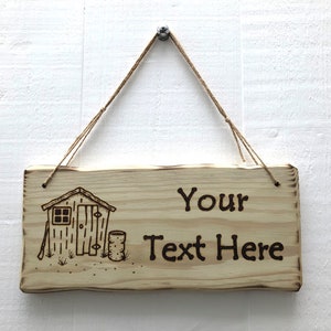 Fait à la main en bois flotté rustique/Style de ferme personnalisé en bois Abri de jardin Atelier Lotissement Man Cave Den Nom Plaque de porte 32 cm x 15 cm