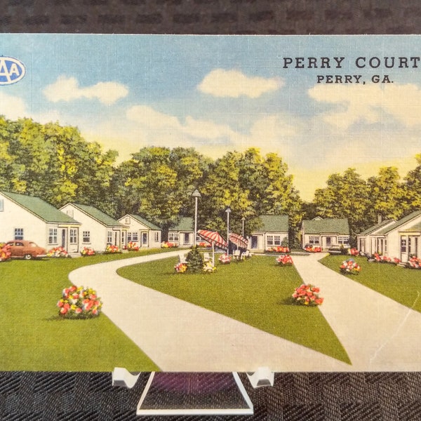 Vintage Perry Court Hotel Linen Postcard. Perry, Georgia. 1950's, Mid Century Travel Souvenir. Advertising. Genuine Curteich Colortone.