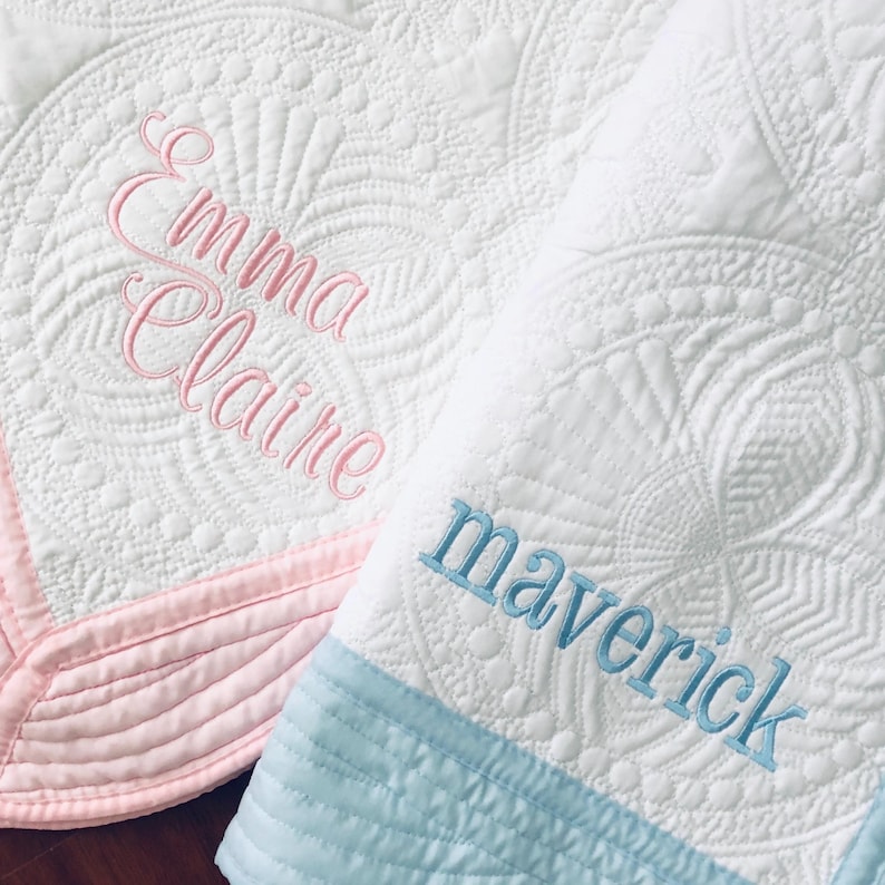 Manta bordada de recuerdo de bautizo, regalo de bautizo personalizado para bebé niño o niña. Name