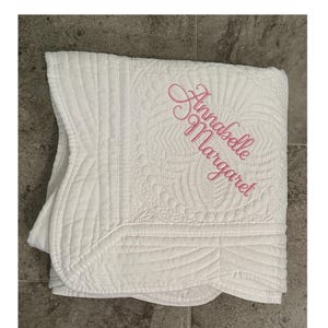 Manta bordada de recuerdo de bautizo, regalo de bautizo personalizado para bebé niño o niña. imagen 14