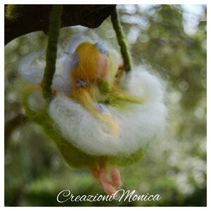 Hada Waldorf/Robinia Flor! muñeca Waldorf! En lana de cuento de hadas y datos de cartas. Para el reino/mesa de las estaciones.