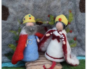 King and queen in the fairy tale and carded wool, in Waldorf style. made to order