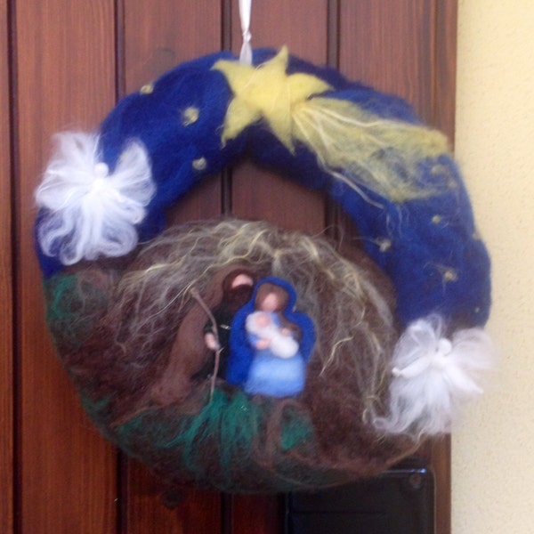 Needle felting Nativity Wreath in fairy and carded wool, for every Christmas