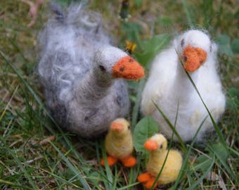 Family of geese in carded wool