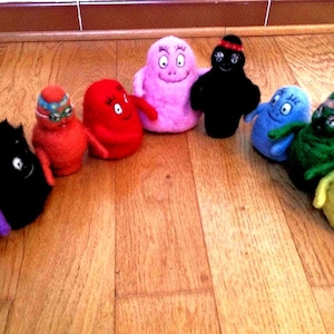 La familia Barbapapà / estilo Waldorf / en lana cardada. Barbabebe, muñecos, títeres, arcoiris.
