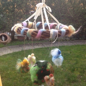Season music box, in fairytale wool, silk and carddata. Mobile /waldorf. Garland/Spring, summer, autumn, winter, with fairies