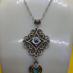 Vintage Inspired Silver Tone and rhinestones Oval Photo Locket Necklace - Gift for Her, Birthday Present, Locket Jewelry