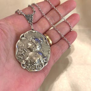 Victorian Photo Locket - Victorian Maiden - Gift for Wife or Mom image 4