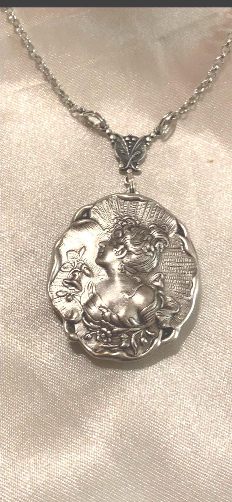 Victorian Photo Locket - Victorian Maiden - Gift for Wife or Mom image 6