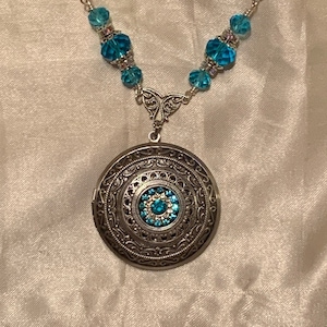 Peacock blue photo locket, Victorian locket, faceted beads, rhinestones, gift for her, gift for wife, suitable for birthdays.