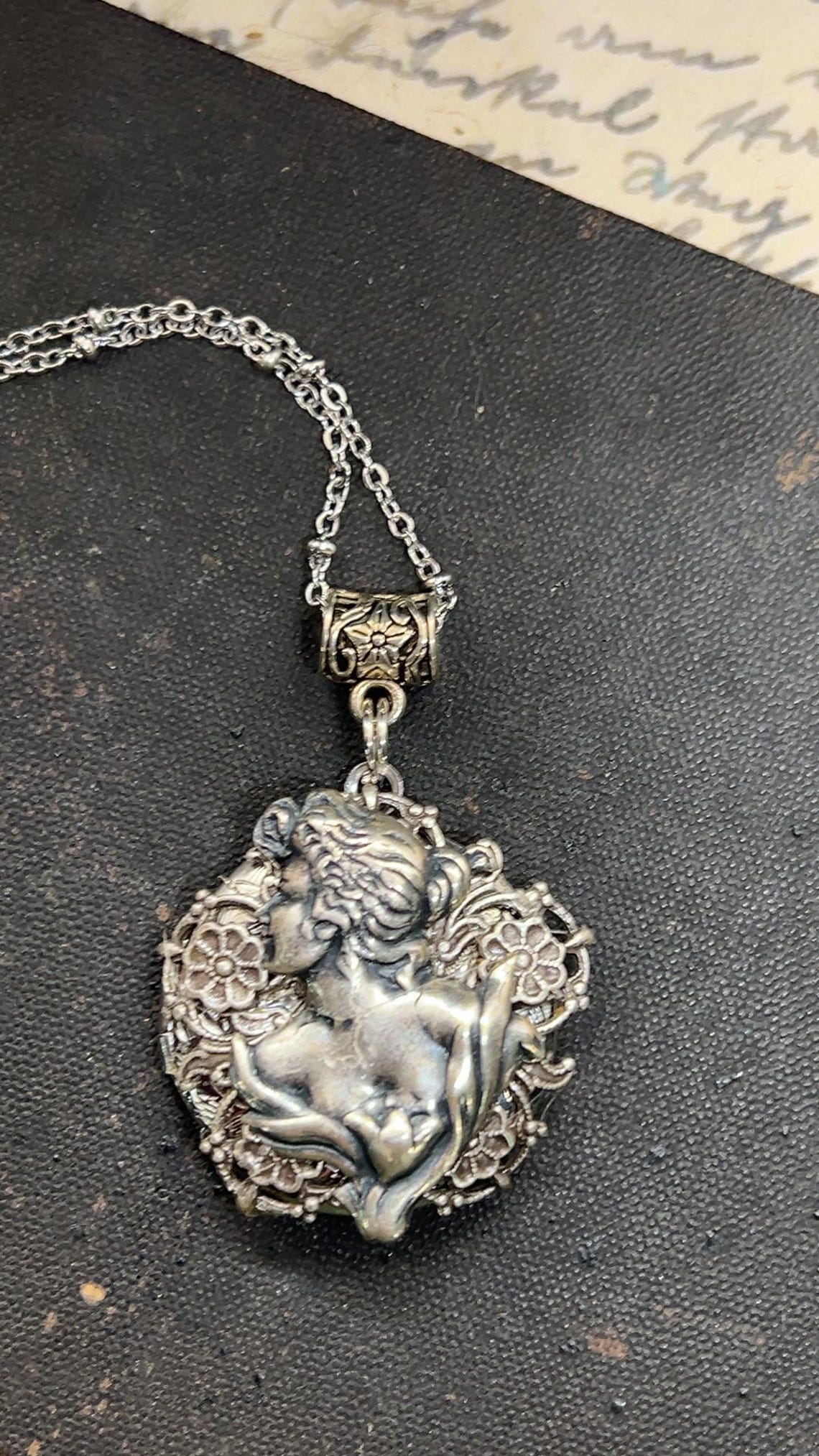Victorian Lady Locket - Silver Tone Filigree Locket - Timeless Gift for ...