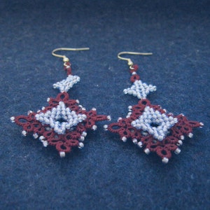 Contrast light-blue and burgundy color rhomb shape lace earrings • Frivolite (tatting) lace jewelry • Handcrafted • Geometric lace accessory
